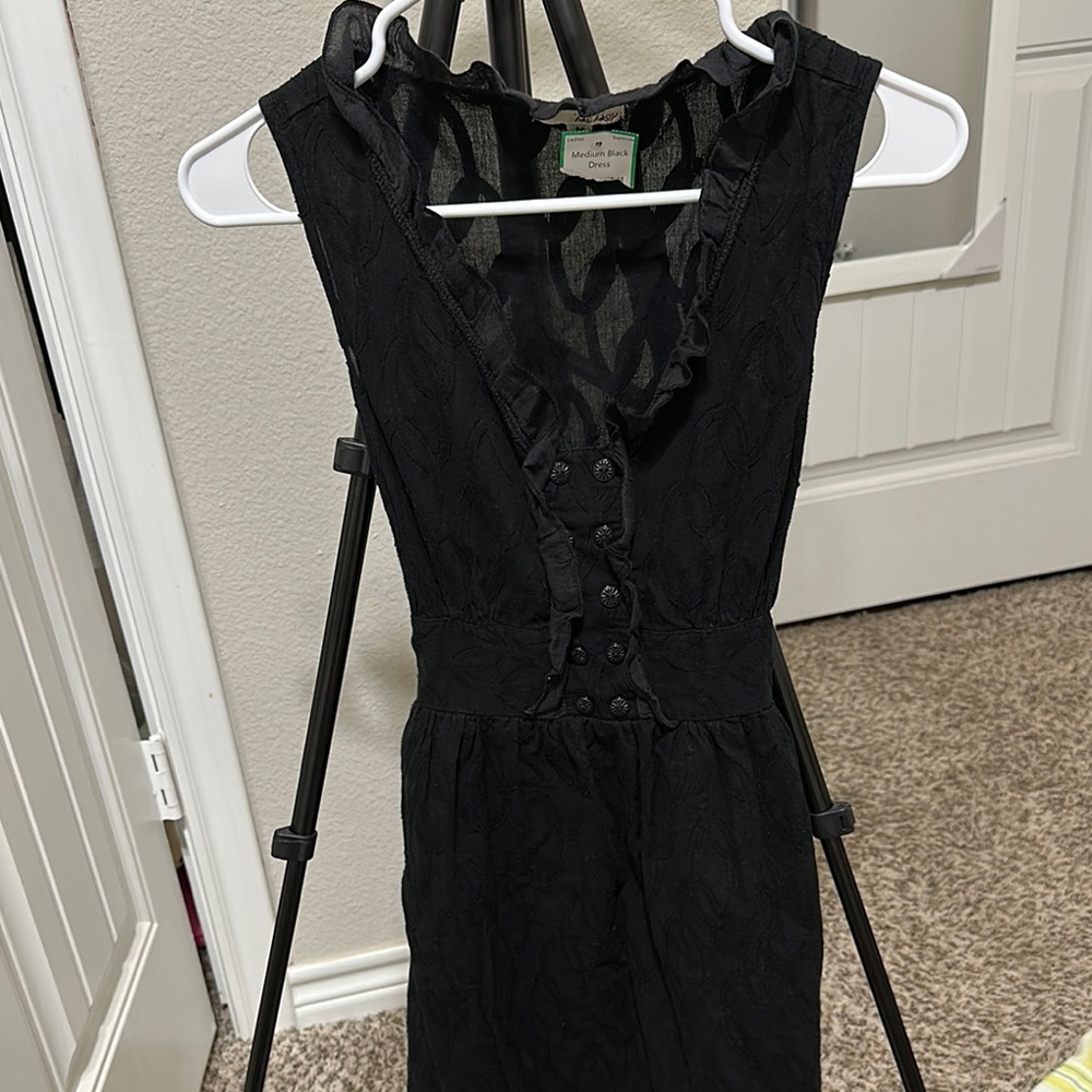 Elegant Black Sleeveless Dress